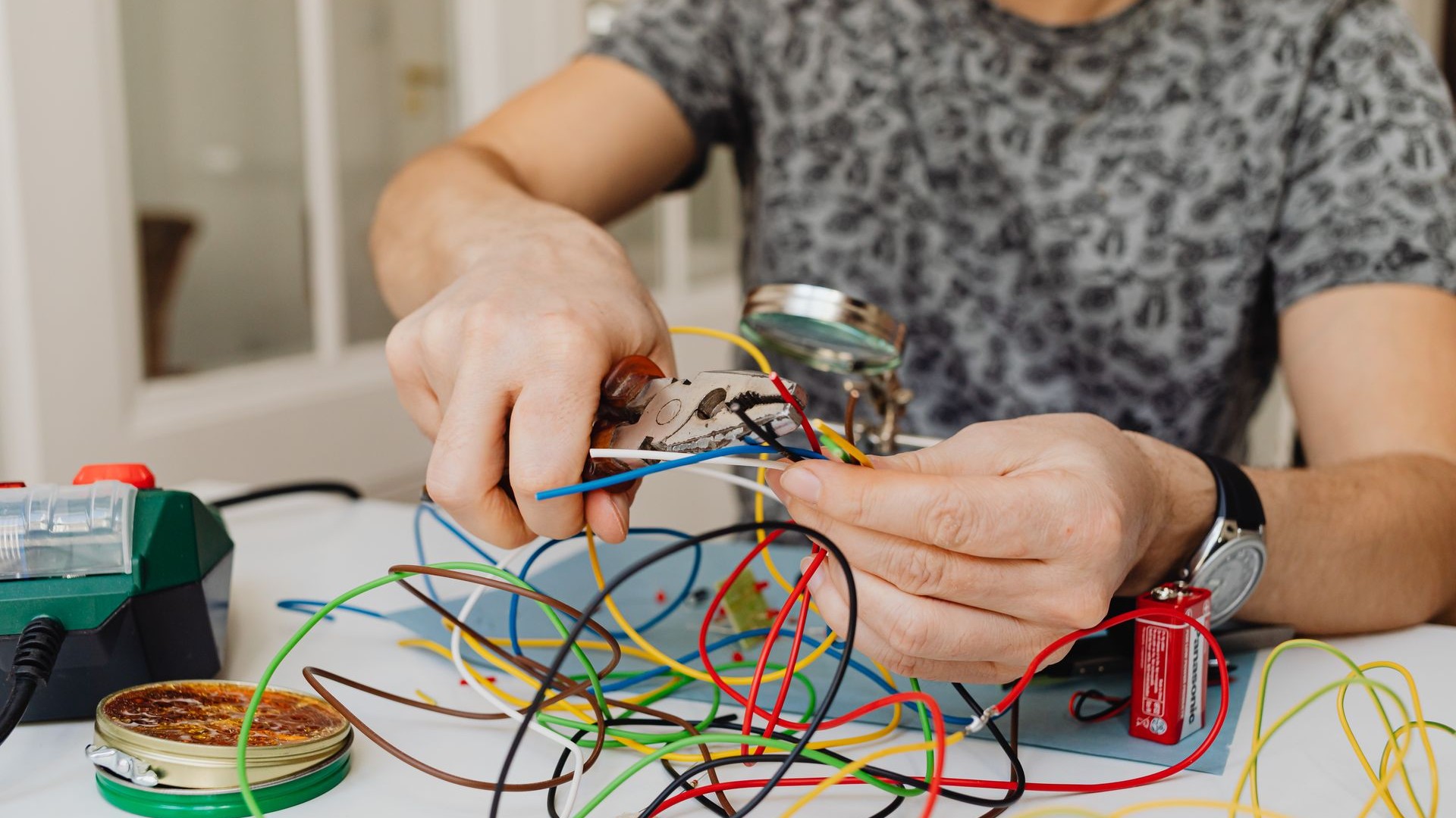 Bing Ads for Small Electrician Companies: The Lower-CPC Road Everyone Ignores